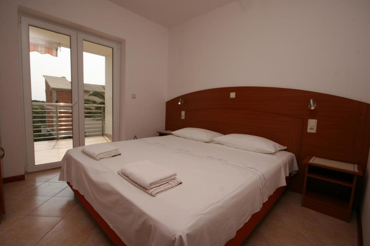 Apartments With A Parking Space Novalja, Pag - 6398 Extérieur photo