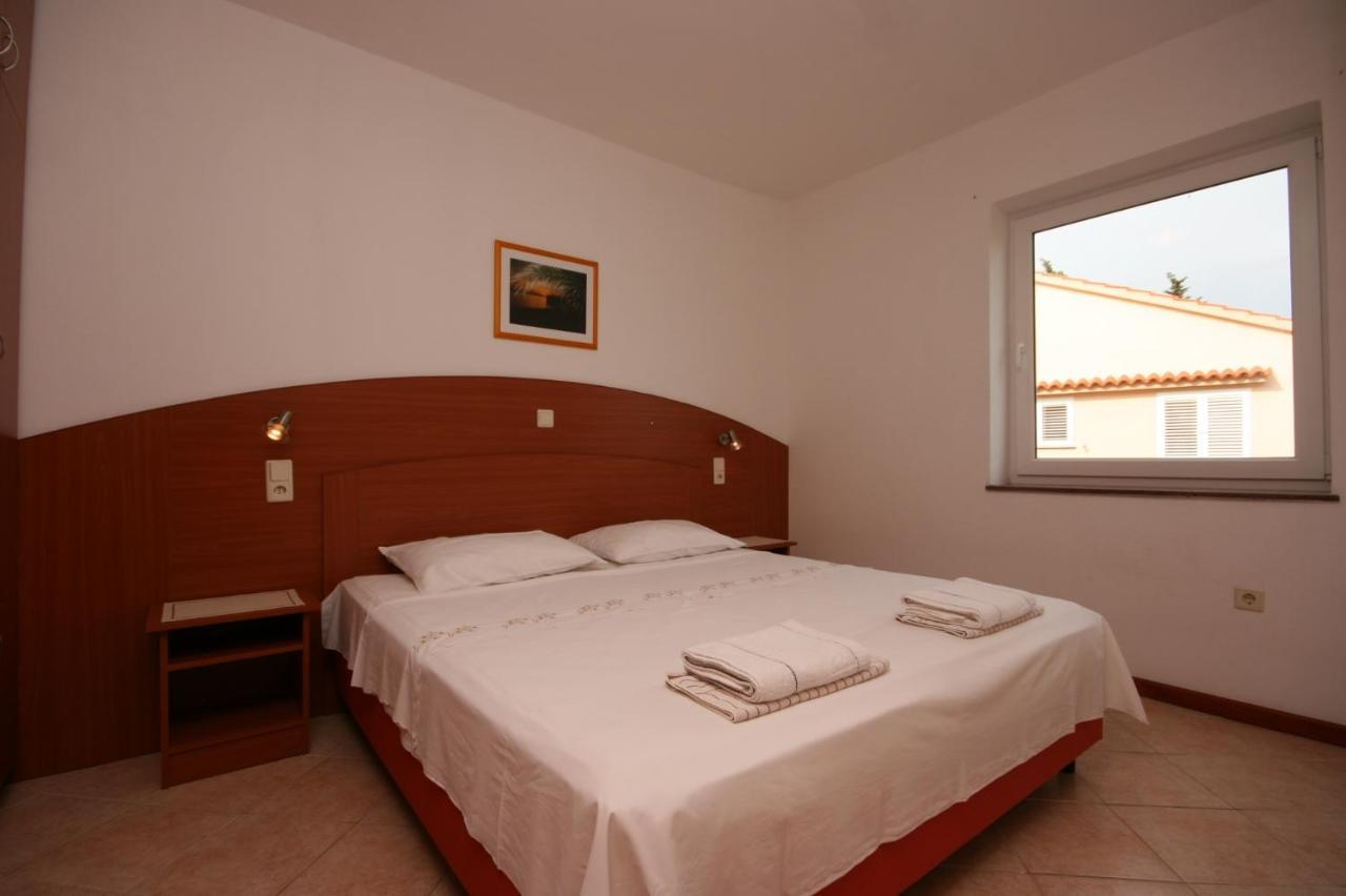 Apartments With A Parking Space Novalja, Pag - 6398 Extérieur photo